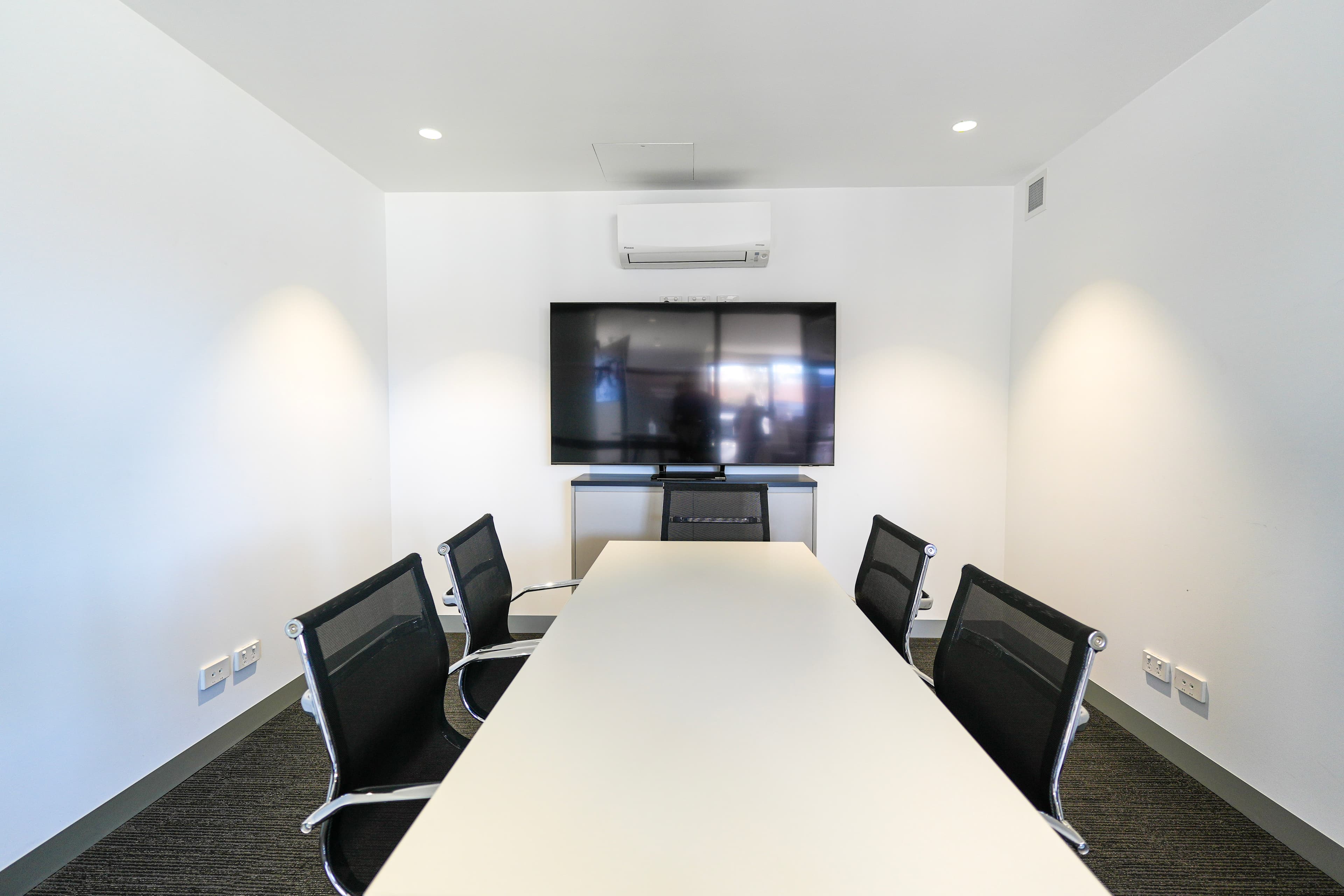 Revesby-office-area-01