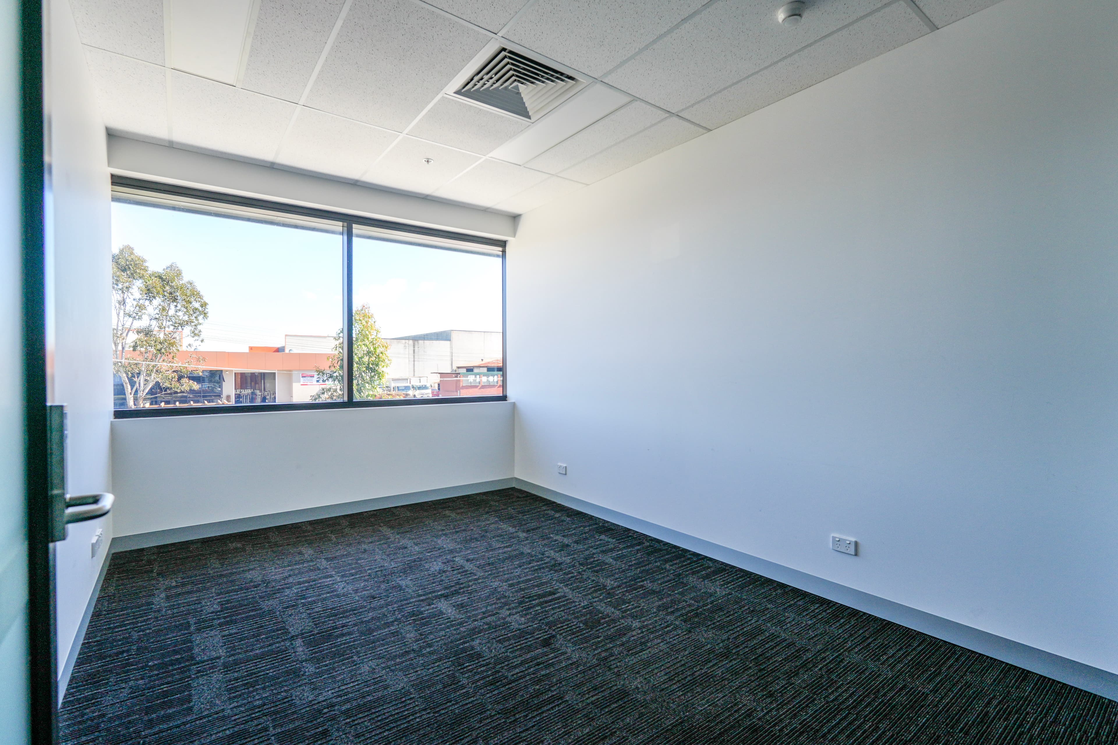 Revesby-office-area-05