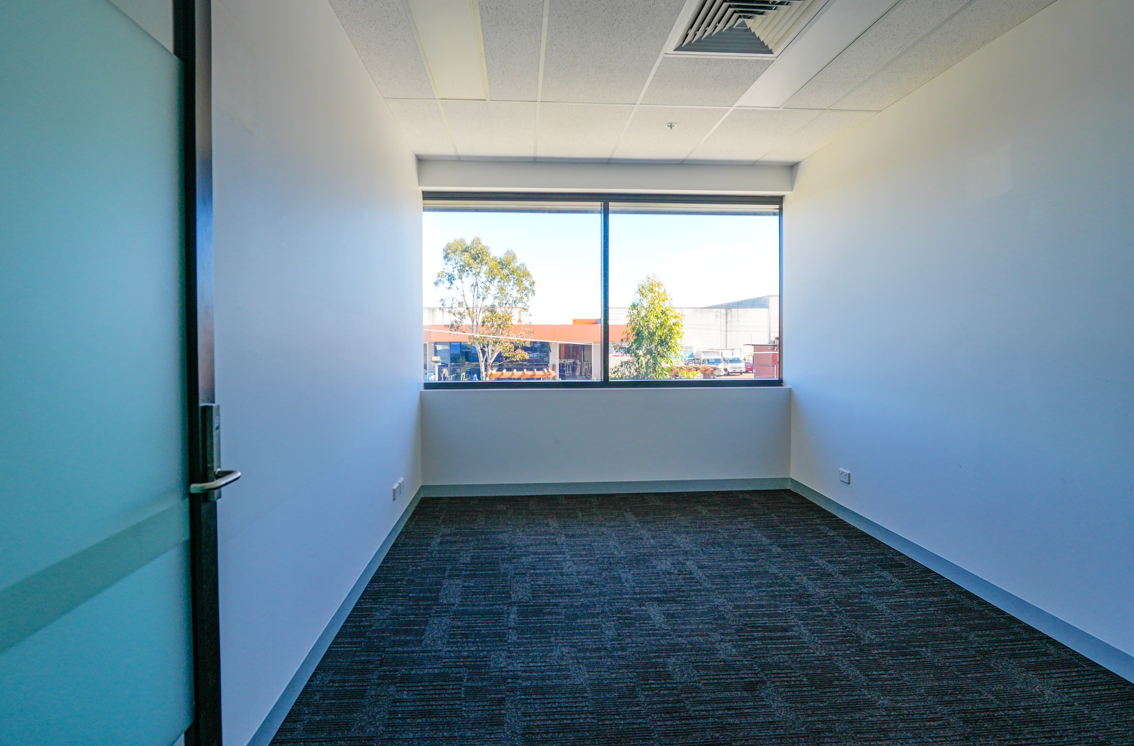 Revesby-office-area-06